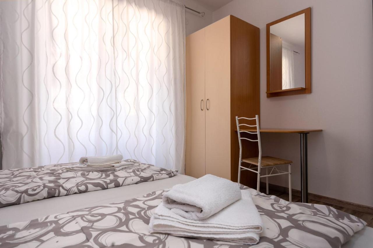 Apartments Miri Врсар Экстерьер фото