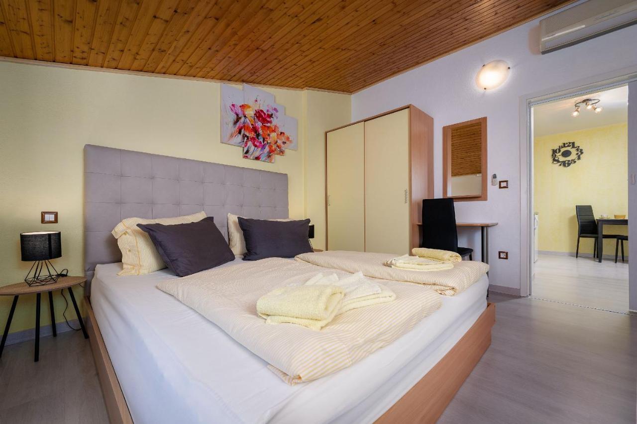 Apartments Miri Врсар Экстерьер фото