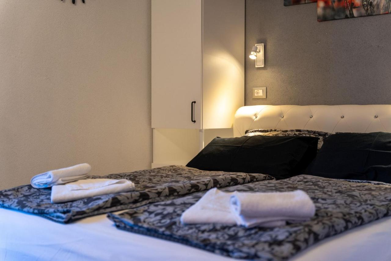 Apartments Miri Врсар Экстерьер фото