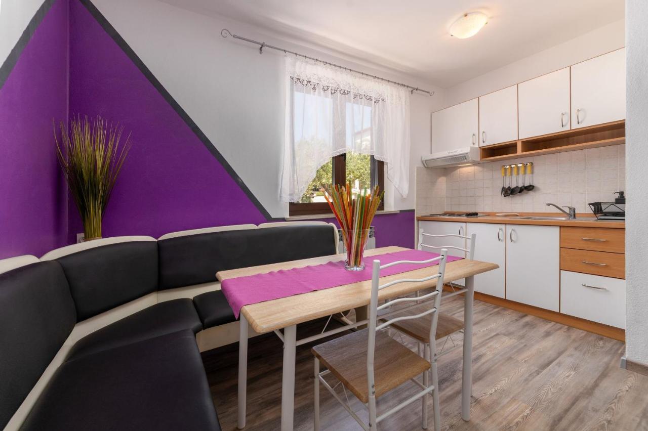 Apartments Miri Врсар Экстерьер фото