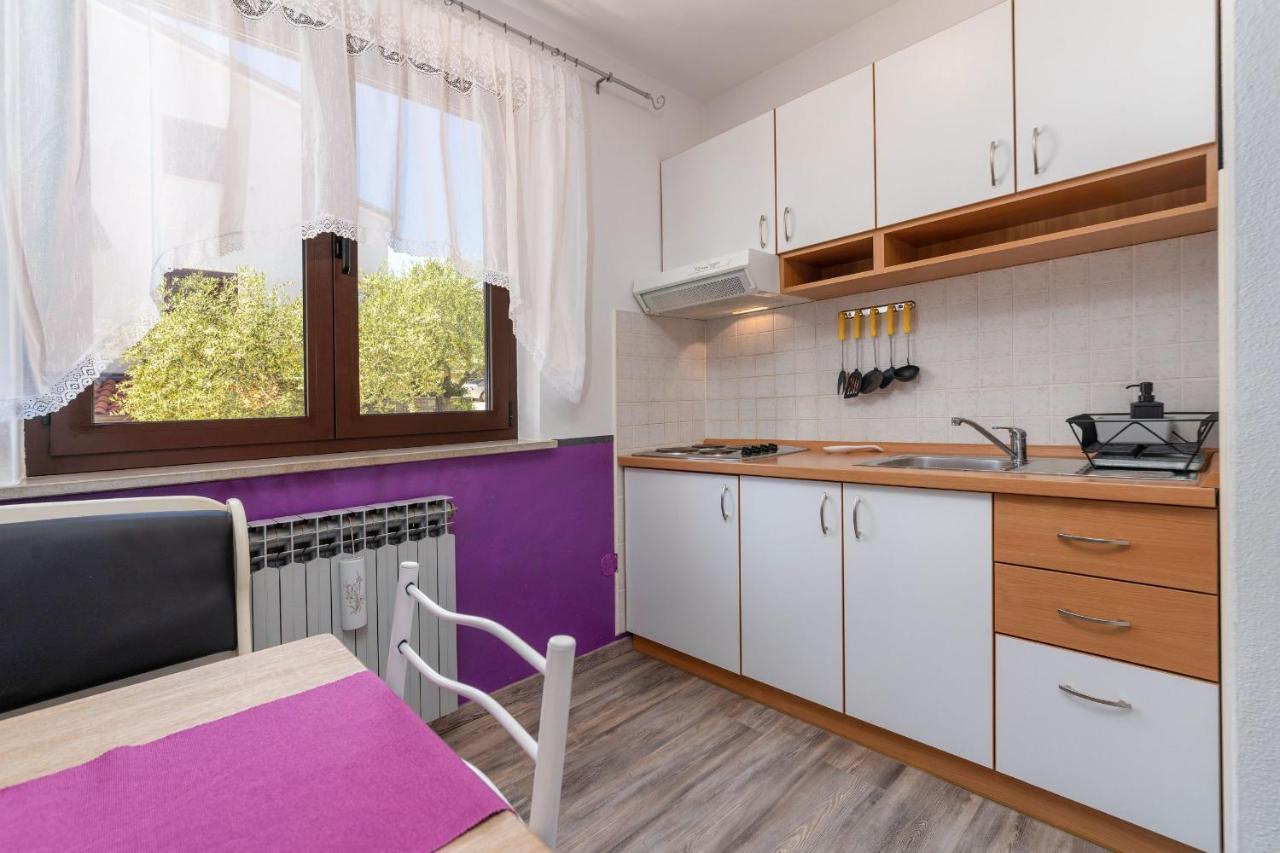 Apartments Miri Врсар Экстерьер фото