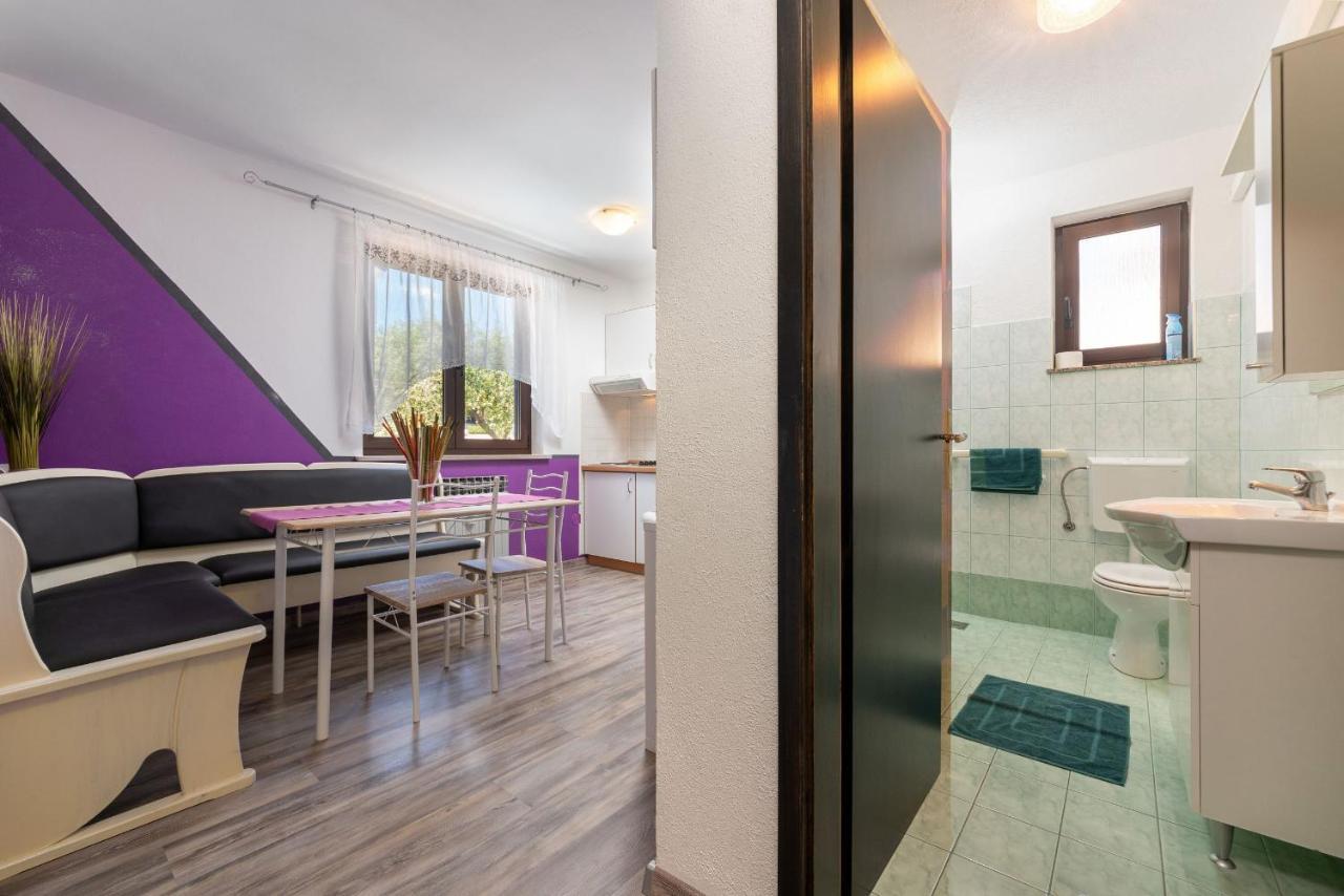 Apartments Miri Врсар Экстерьер фото