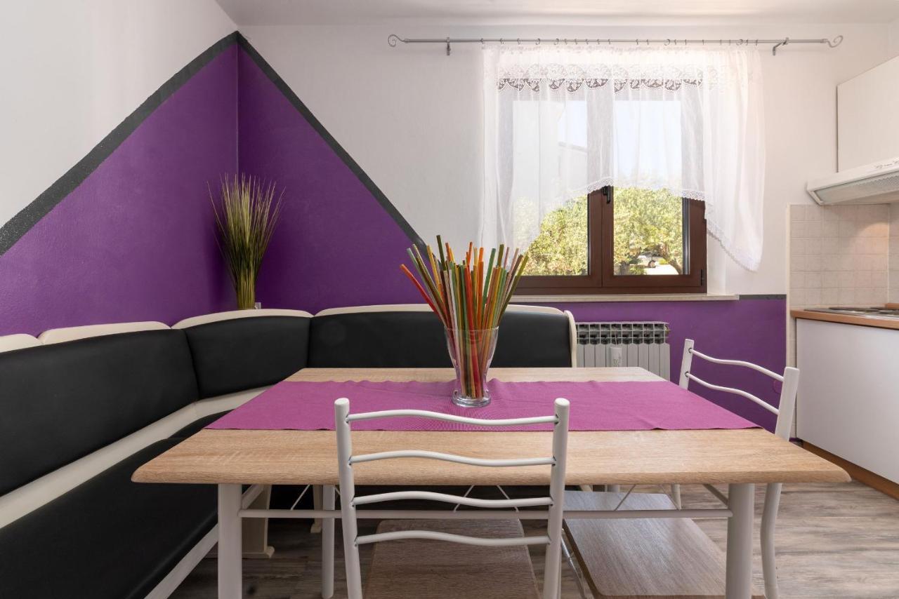 Apartments Miri Врсар Экстерьер фото