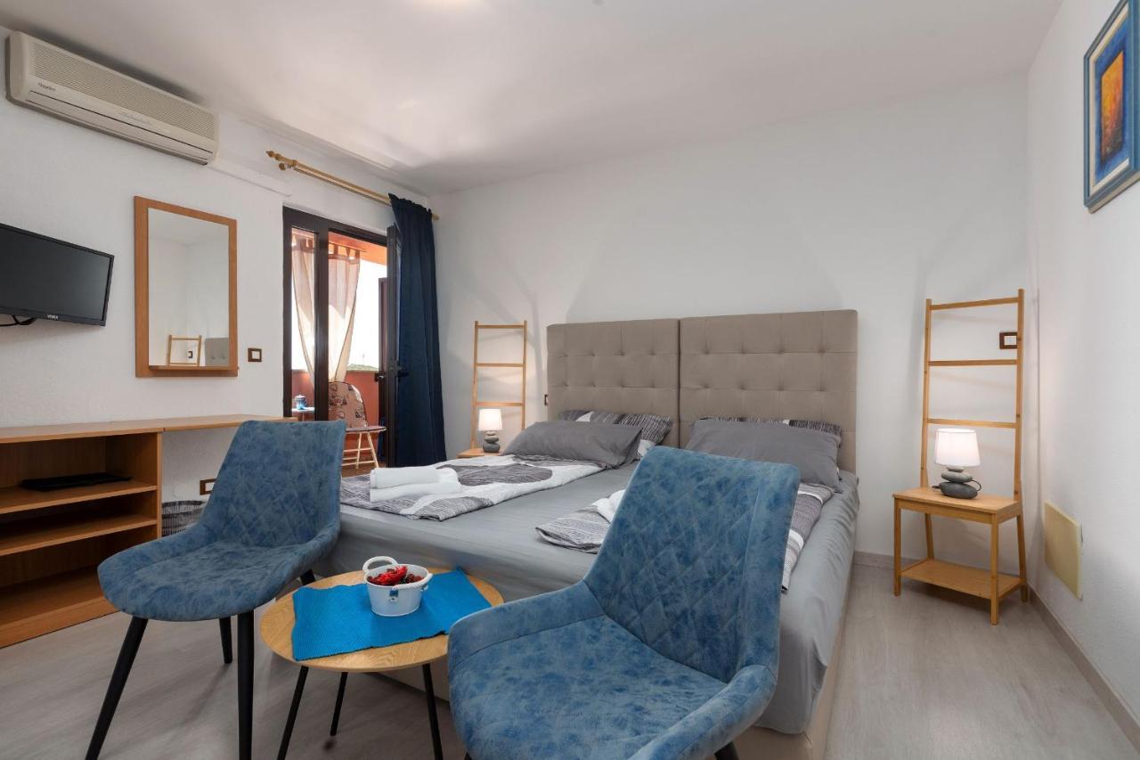 Apartments Miri Врсар Экстерьер фото
