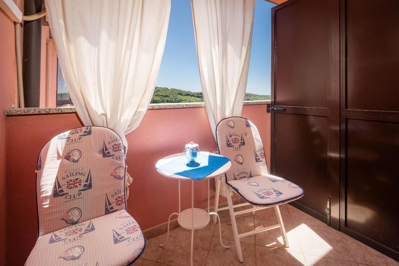 Apartments Miri Врсар Экстерьер фото